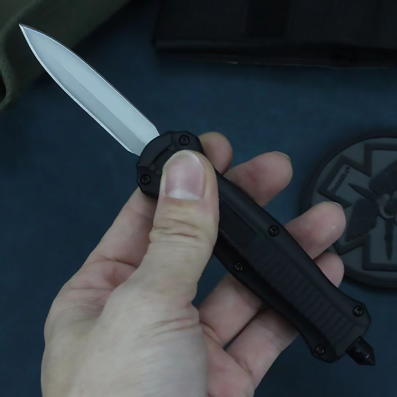 Outdoor knife portable zinc alloy tactical knife EDC folding self-defense knife