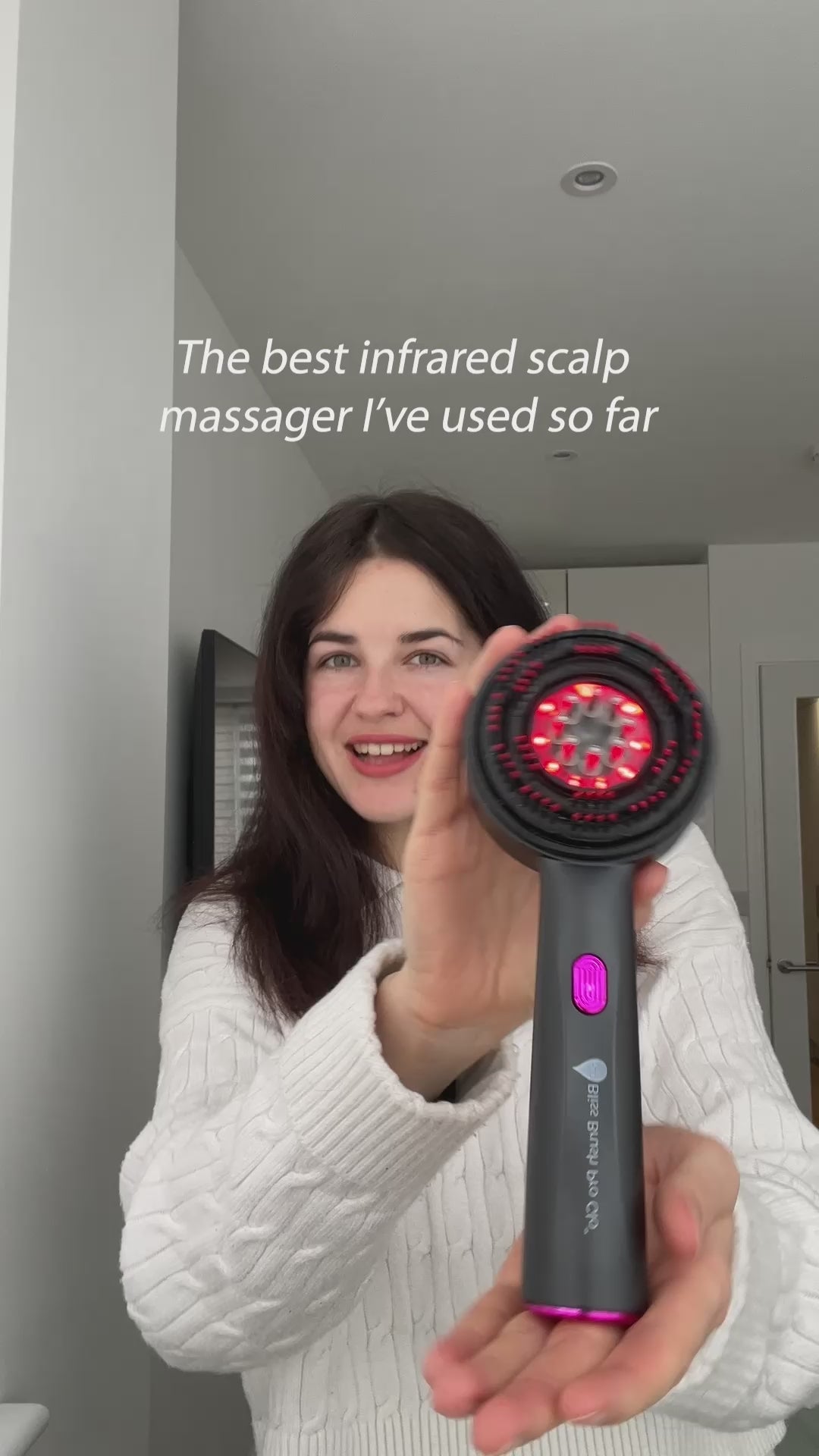 ScalpGlow™ Infrared Oil-Infusion Massage Brush