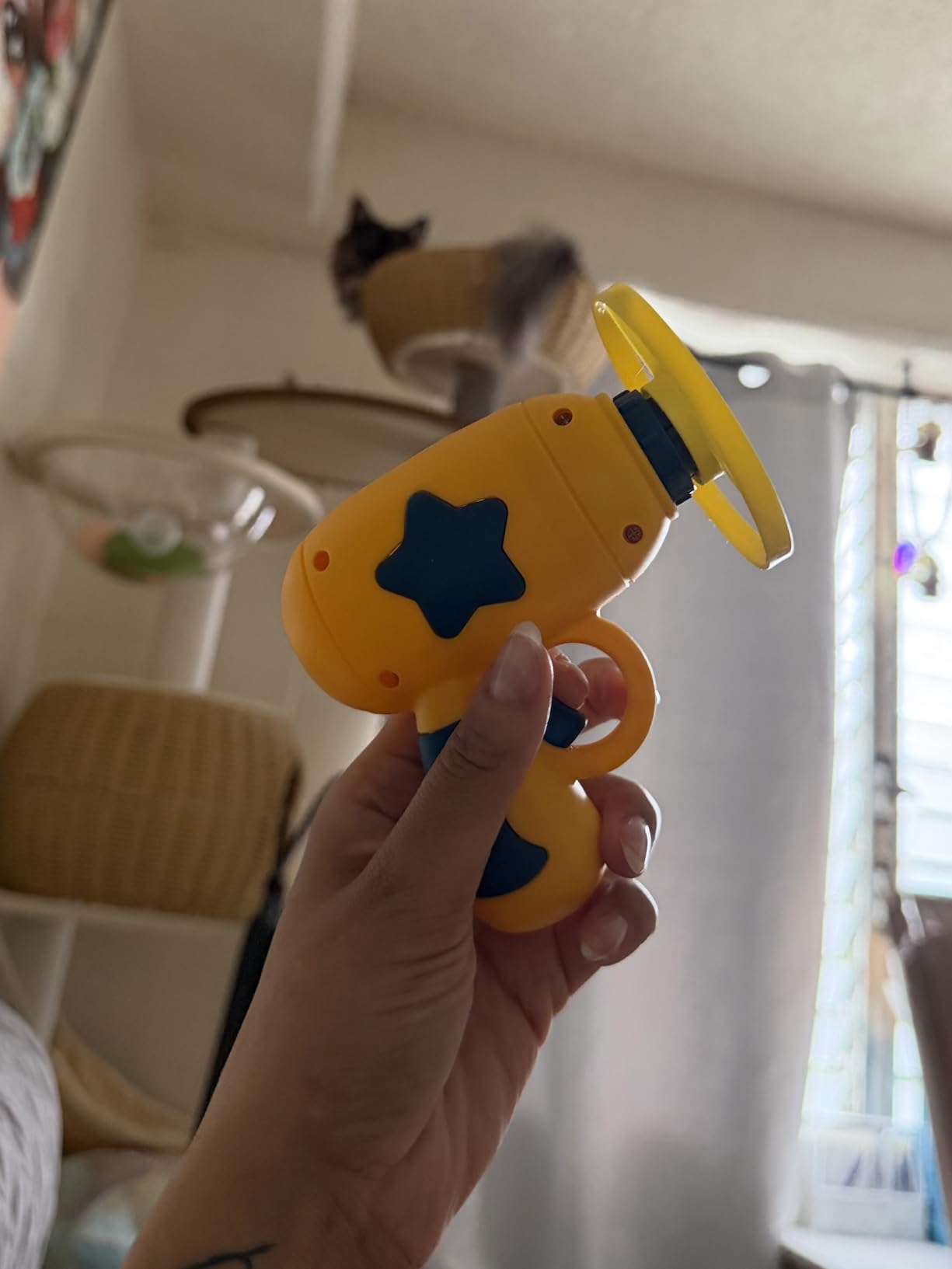 Interactive Flying Disc Cat Toy Launcher