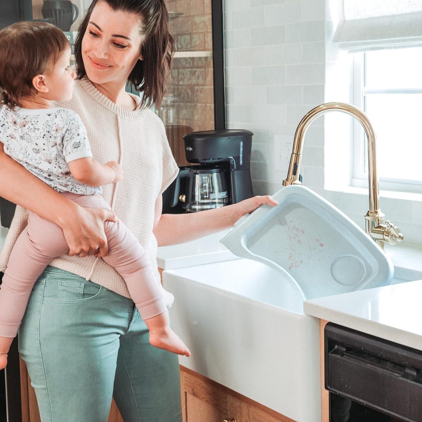 TableNest™ 360° Portable Baby Hook-On High Chair