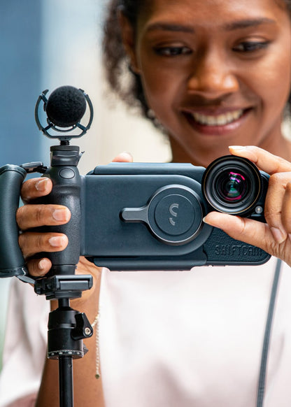 SnapVolt™ Wireless Charging Camera Grip