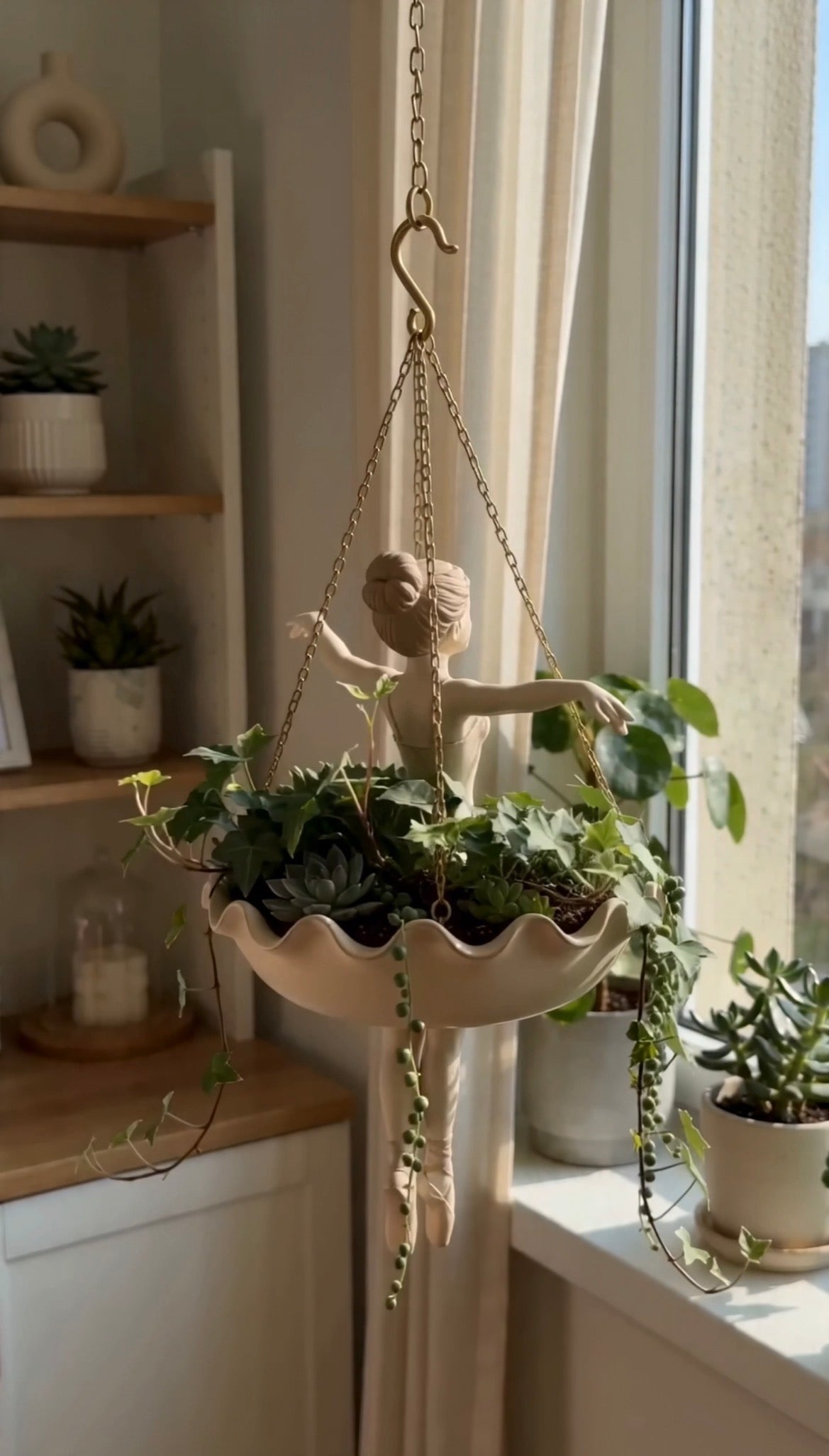 BloomBallet™ Ballerina Hanging Planter